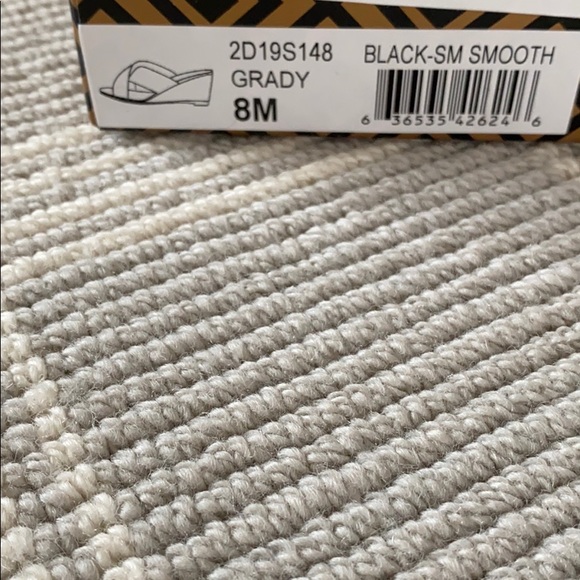 Charles By Charles David Black wedges Size 8. Lowest price - Picture 6 of 6